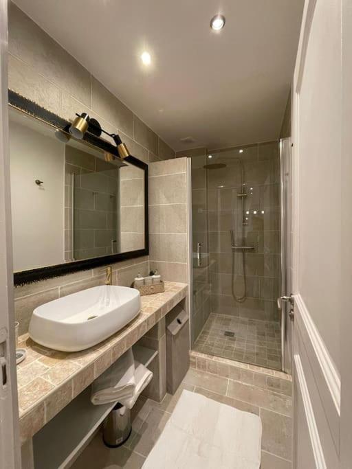 Appartement Paris15 Eme Chic Atypique Et Calme *